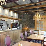 In Near Forest & Pond Tatil Evi *