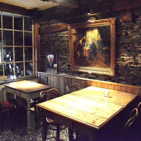 In Bievre Near Forest & Pond Holiday home *