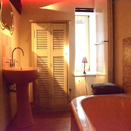 In Bievre Near Forest & Pond *