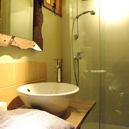 In Bievre Near Forest & Pond * Бьевр