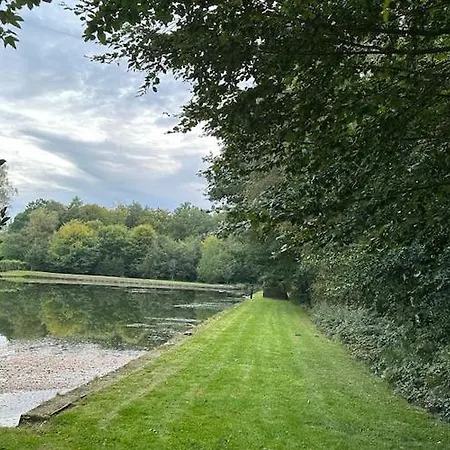 In Bievre Near Forest & Pond Bievre