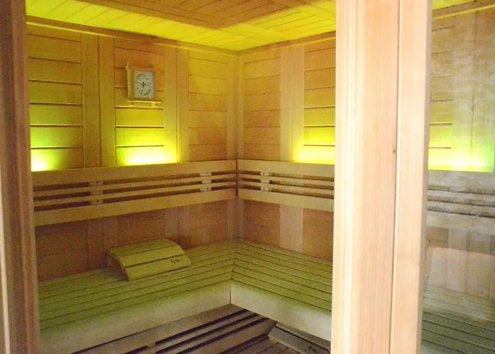 Сasa de vacaciones In Bievre Near Forest & Pond Bièvre