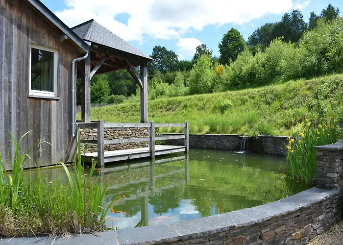 In Bievre Near Forest & Pond 別荘 ビエーヴル