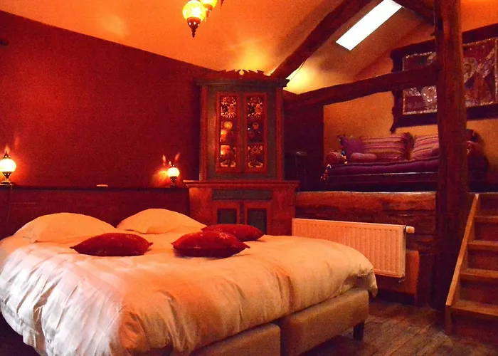 別荘 In Bievre Near Forest & Pond *