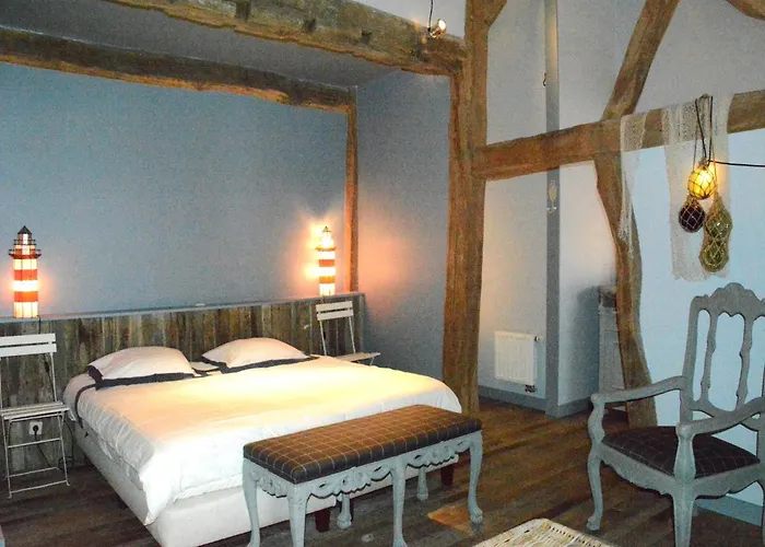 In Bievre Near Forest & Pond Bièvre