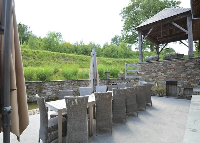 別荘 In Bievre Near Forest & Pond ビエーヴル