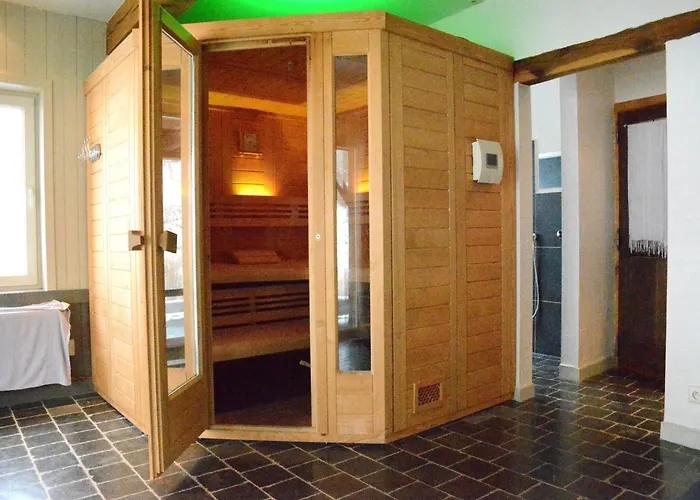 Сasa de vacaciones In Bievre Near Forest & Pond Bièvre