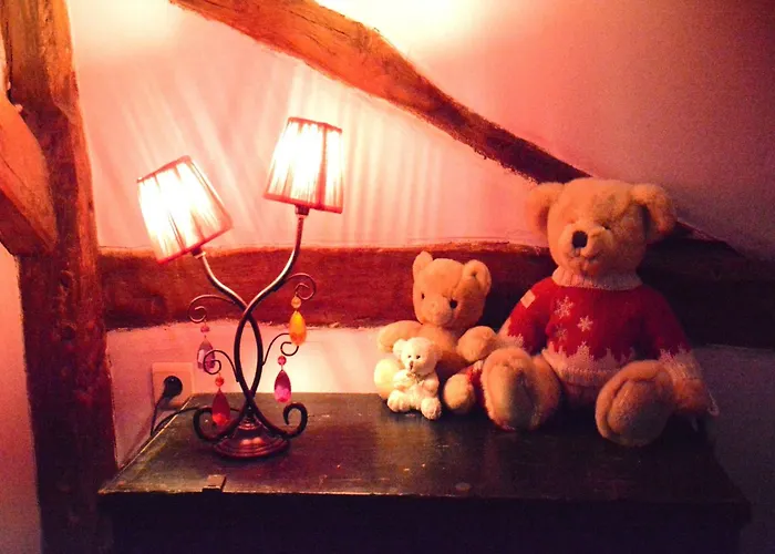 別荘 In Bievre Near Forest & Pond